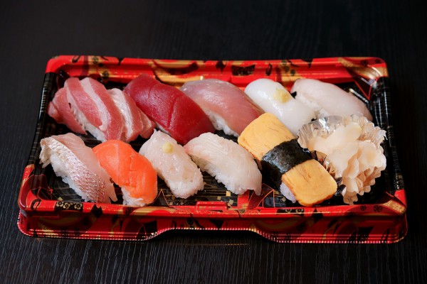 寿司（1人前）