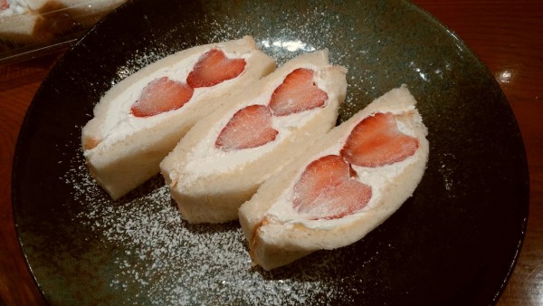 いちごサンド