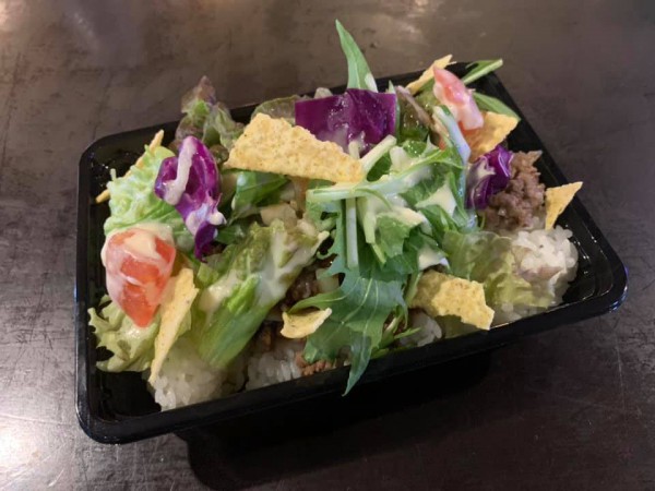 【フタの閉まらない】タコライス弁当