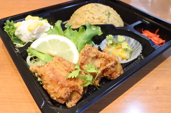 チャーハン唐揚げ弁当