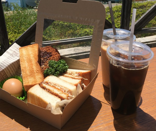 『初回利用10％OFF！』リピートの多いはみ出るチキンカツサンド　＋　１ドリンク付き