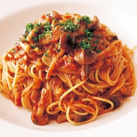 きのことベーコンのトマトパスタ