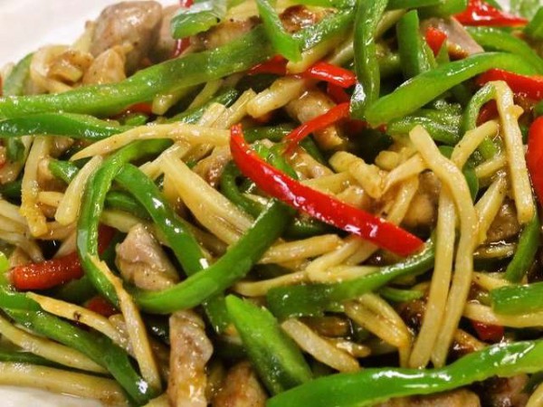 青椒肉絲（チンジャオロースー）