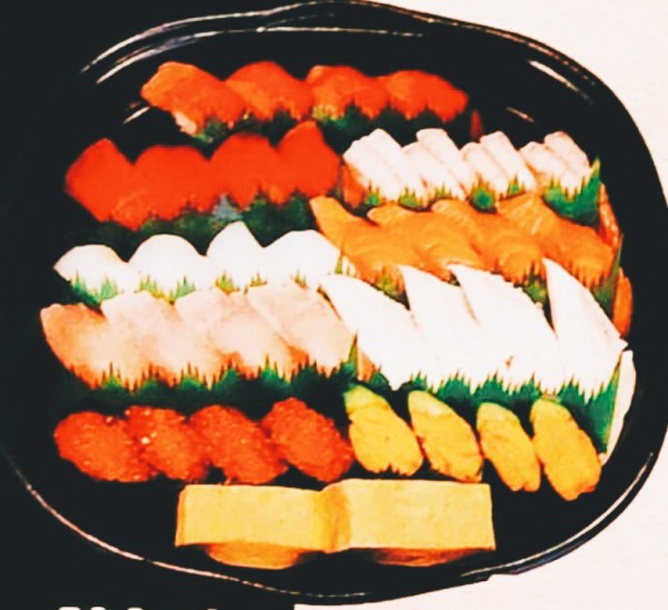 「中トロ」４人前(上) 6,160円(税込)