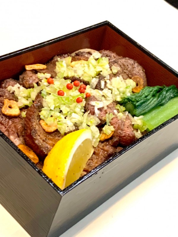 牛タン重　熱々目の前で焼きます❗️