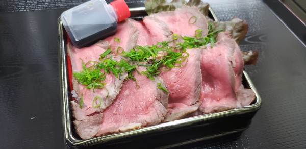 ローストビーフ丼