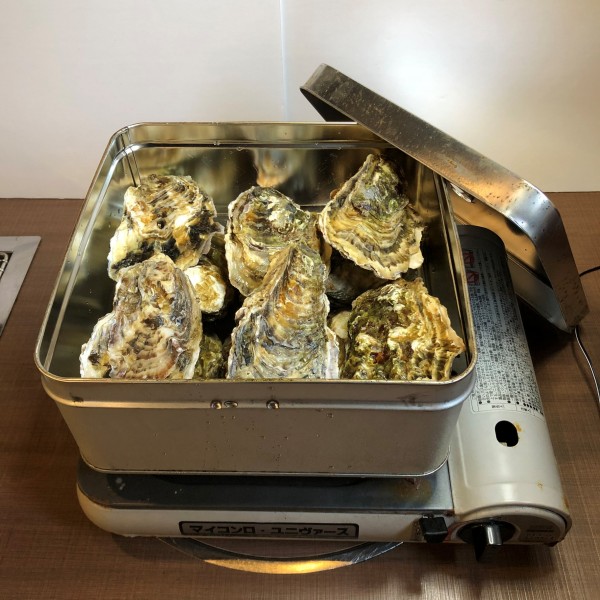 牡蠣のガンガン焼き（加熱用殻付き真牡蠣12個）