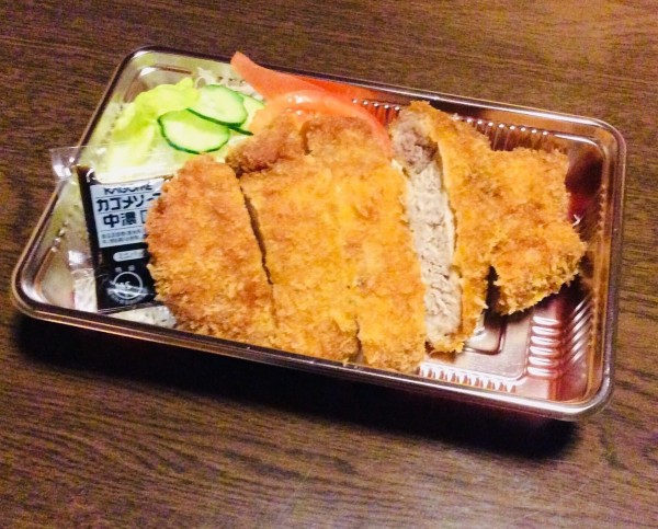ジャンボロースカツ弁当