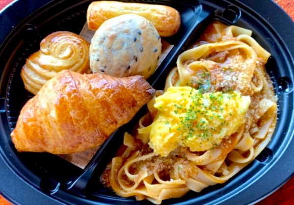 ふわふわ卵のミートソース