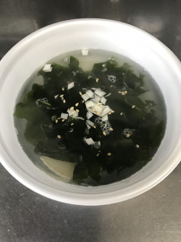 わかめスープ