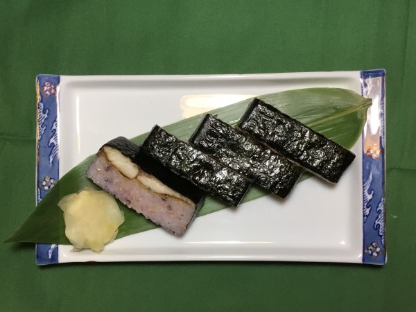 お寿司屋さんの焼鯖寿し