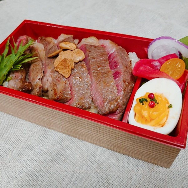 氷見牛ステーキ丼