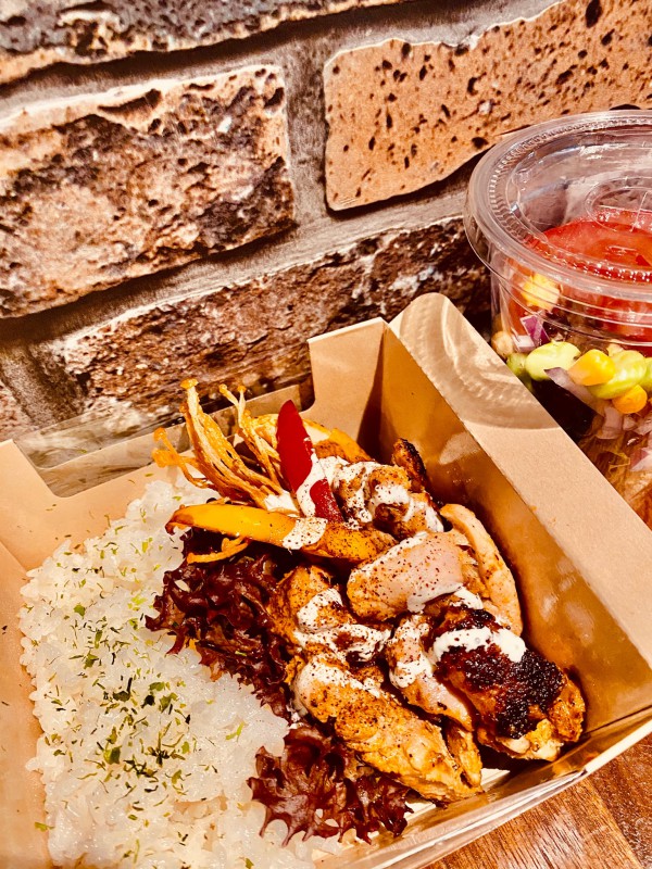 タンドリーチキン　ミニサラダ付き