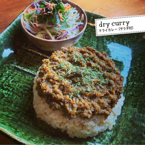 ドライカレー（サラダ付）