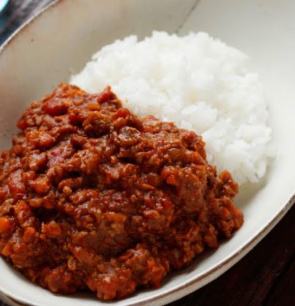 炒め玉ねぎと挽肉たっぷりキーマカレー