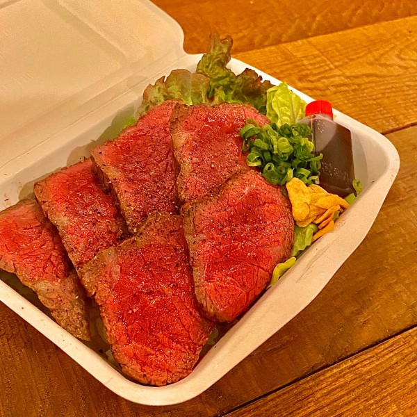 国産牛のステーキ丼